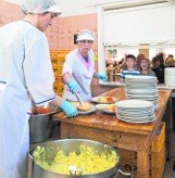 Rewolucje w szkolnym kotle - MEN znów chce zmieniać nawyki żywieniowe uczniów