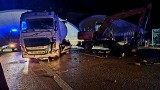 Na autostradzie A18 ciężarówka uderzyła w koparkę! Trasa jest już przejezdna