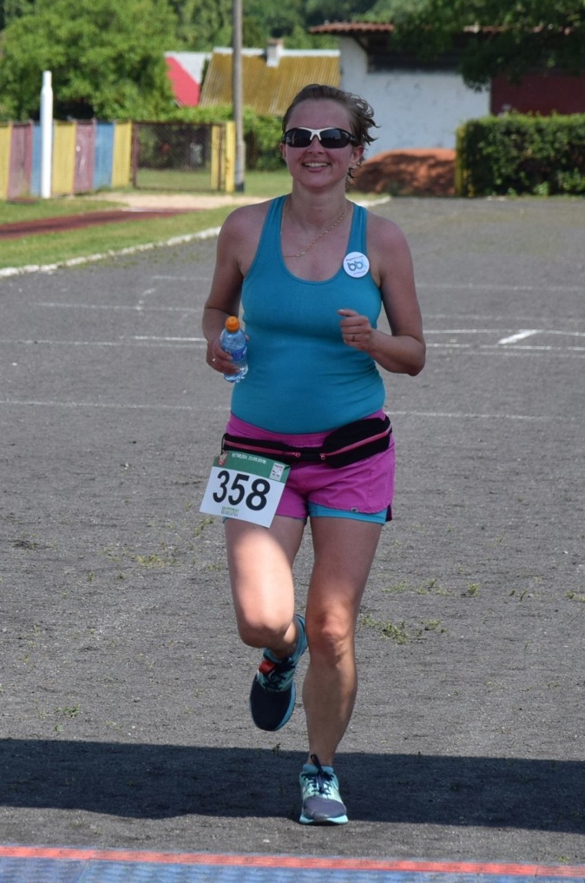 Półmaraton Kurpiowski 2018. Wygrywają Przemysław Dąbrowski i Petra Pastorova [ZDJĘCIA, WIDEO]