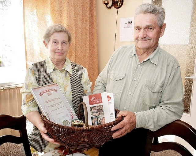 Franciszek Kurczewski, na zdjęciu z żoną Jadwigą, mimo swoich 72 lat, na razie nie zamierza rezygnować z pasji
