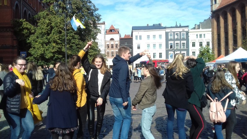 W ramach obchodów Dnia Papieskiego, na toruńskiej starówce...