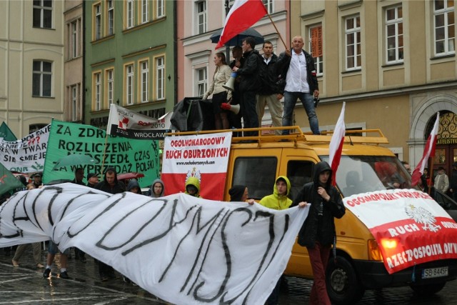 Poprzedni marsz narodowców przeciwko polityce rządu odbył się 25 czerwca. Protestujący przeszli głównymi ulicami Wrocławia