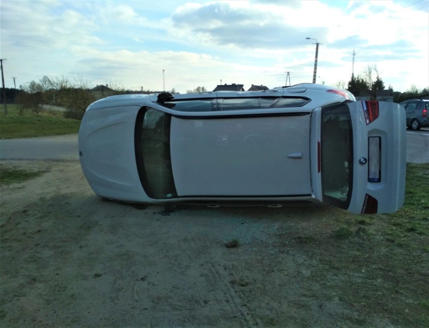 Wypadek w Boćkach. Zderzenie bmw z ciągnikiem rolniczym na...