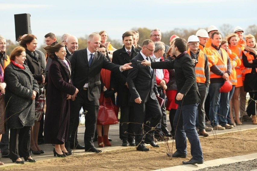 Prezydent Komorowski w Brzegu Dolnym. Otworzył most i wspominał premiera Mazowieckiego [ZDJĘCIA]