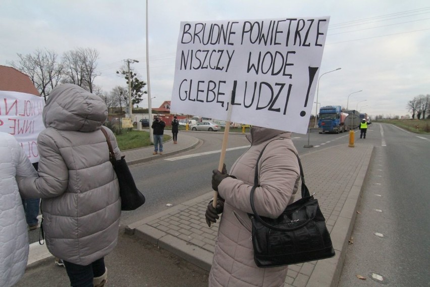 Protest przeciwko budowie fabryki silników Lufthansy pod...