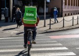 Rośnie indeks niepokoju. Coraz ostrożniej wydajemy pieniądze, to zła wiadomość dla restauracji, w tym dostarczających jedzenie do domu