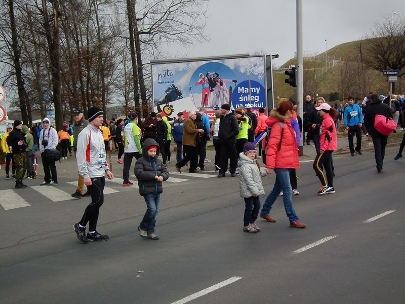 Maniacka Dziesiątka 2014: Zawodnicy na ulicach Poznania [NOWE ZDJĘCIA, FILM]