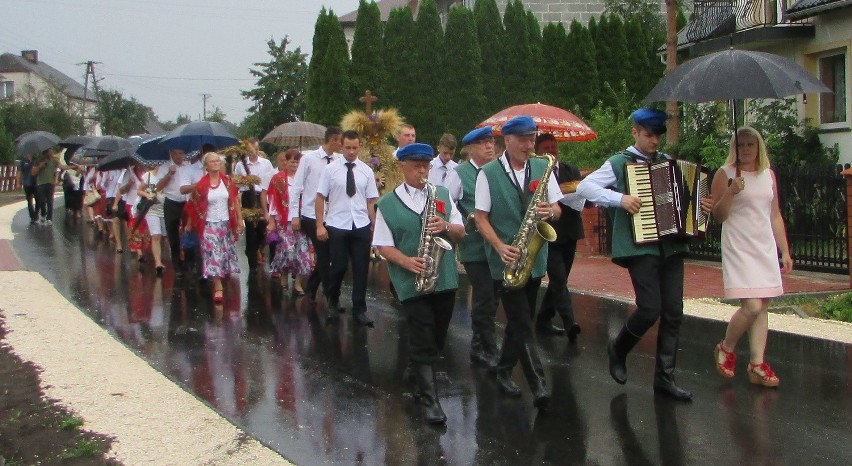   Dożynki gminy Radków pod parasolami