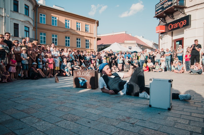 Carnaval Sztukmistrzów cieszy się wielkim zainteresowaniem. Program na niedzielę [DUŻO ZDJĘĆ]