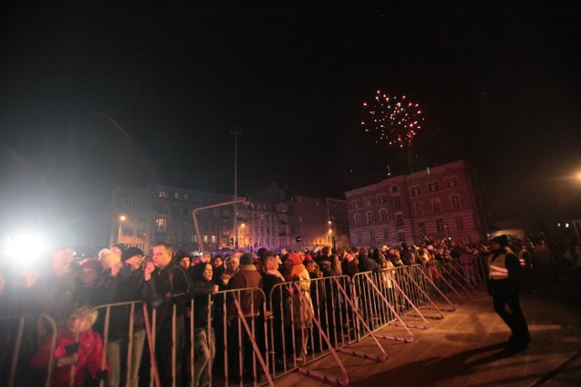 Organizacja imprez została zarzucona po wyjątkowo nieudanym pokazie świateł na placu Dąbrowskiego w ostatni wieczór 2012 roku