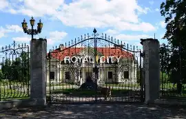 Najstarsze domy z regionu wystawione na sprzedaż. Ile kosztują? Najnowsze oferty z portalu gratka.pl