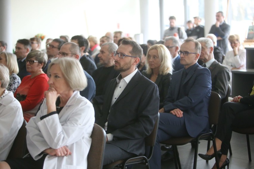 Zagłębiowskie Centrum Onkologii w Dąbrowie Górniczej otwarte WIDEO