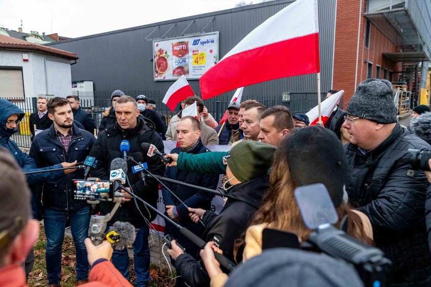 Białystok. Manifestacja „Podziękujmy Straży Granicznej za obronę polskich granic" (ZDJĘCIA)