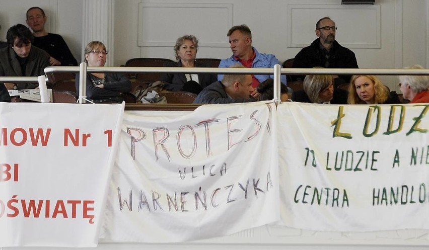 Na XVIII sesji Rady Miejskiej protestowały trzy grupy...