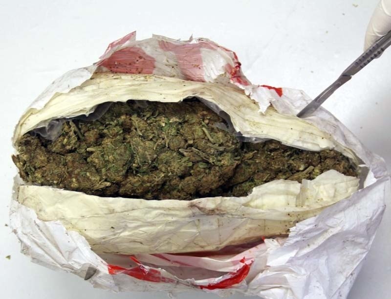 Marihuana w audi na DK 8 Białystok - Zambrów. Prawie 2,5 kg narkotyków (zdjęcia)