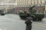 Śnieg zaskoczył żołnierzy szykujących się do wielkiej defilady w Moskwie [WIDEO]