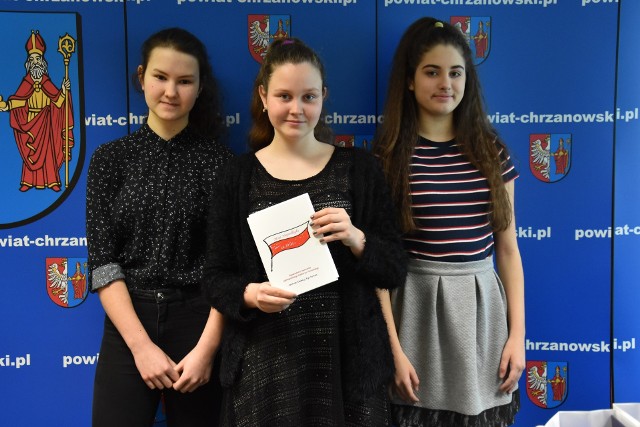 Joanna Kozikowska (od lewej), Nikola Trybuś i Anna Mulka to współautorki książki pt. „Moja Niepodległa za 20 lat”