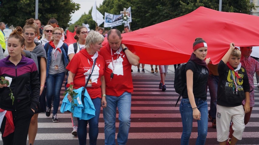 Częstochowa: Pielgrzymi przybywają na święto Wniebowzięcia...