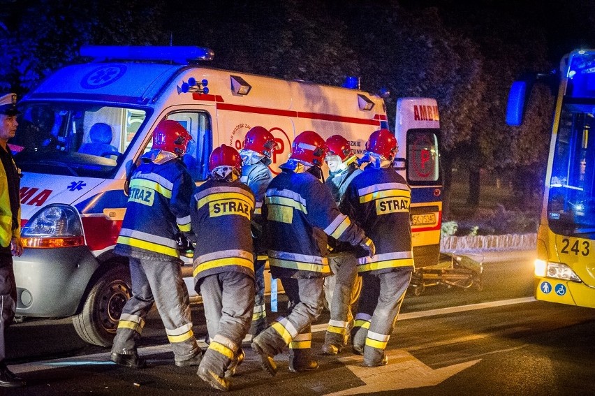 Wypadek samochodu osobowego i Autobusu w Katowicach