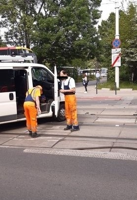 Autobus zderzył się z busem na ul. Hubskiej we Wrocławiu [ZDJĘCIA]