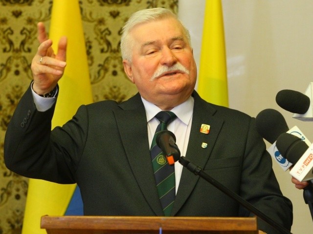 Lech Wałęsa miał swój udział w powstaniu Uniwersytetu Opolskiego. Jako prezydent podpisał ustawę o utworzeniu uczelni.0