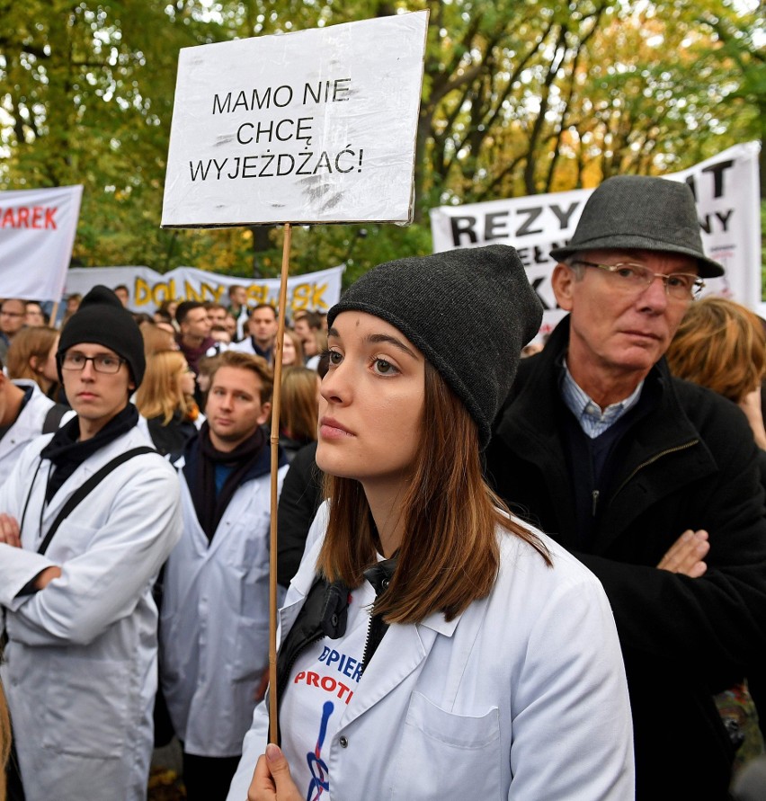 Pikieta lekarzy rezydentów w Warszawie