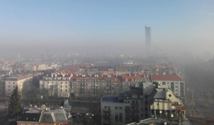 Smog we Wrocławiu. We wtorek mieliśmy najgorsze powietrze w Polsce i jedno z najgorszych w Europie