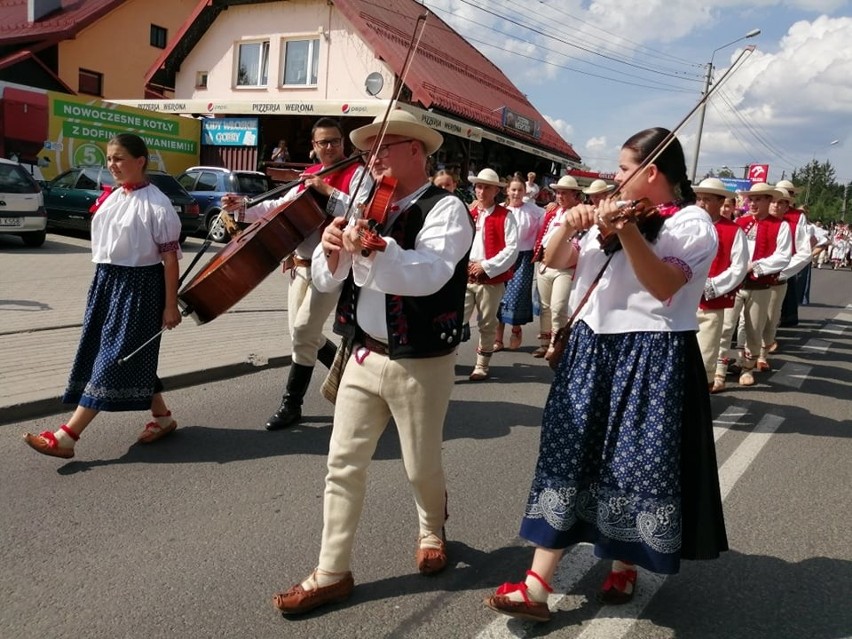 Tydzień Kultury Beskidzkiej w Istebnej rozpoczął się barwnym...