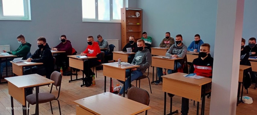 Uczniowie Zespołu Szkół nr 2 w Golubiu-Dobrzyniu realizują...