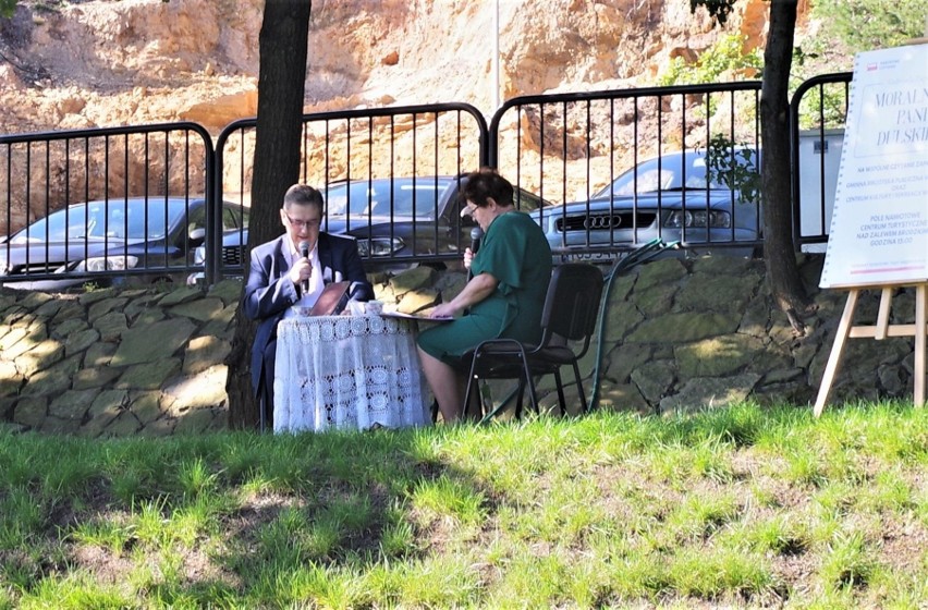 Gabriela Zapolska w plenerze. Narodowe czytanie w gminie Brody po raz drugi odbyło się w Centrum Turystycznym [ZDJĘCIA]