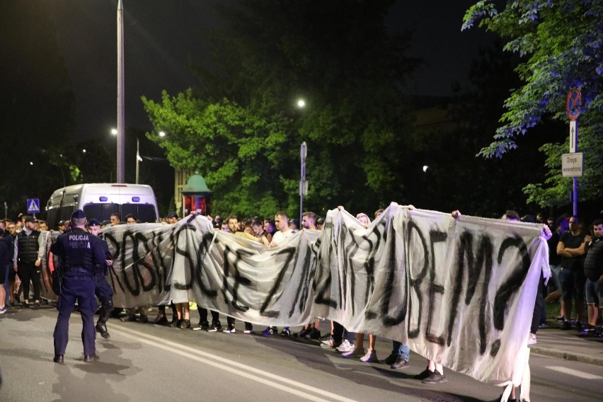 Ile może kosztować spadek Wisły z ekstraklasy? Klub czeka katastrofa ekonomiczna. Miasto musi utrzymać największy stadion w I lidze