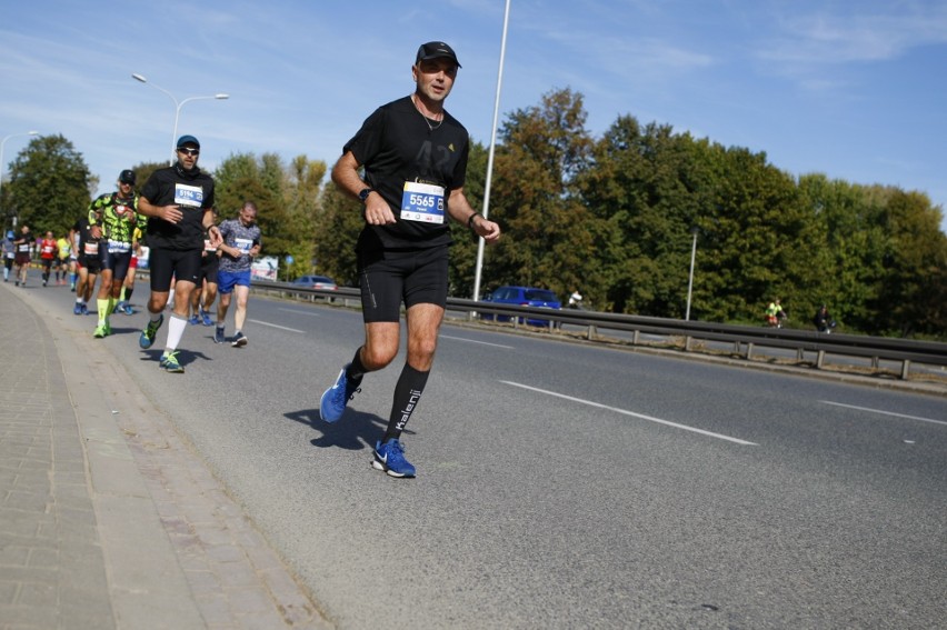 Uczestnicy Maratonu Warszawskiego 2018. Więcej zdjęć...