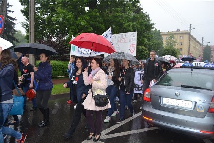 Częstochowa: Protest w obronie I Liceum Ogólnokształcącego...