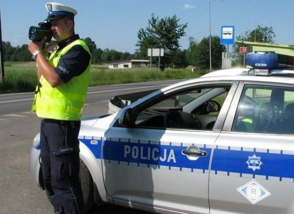 Opolscy policjanci ruchu drogowego stale kontrolują prędkość z jaką poruszają się kierowcy.