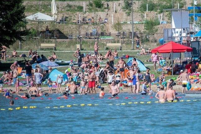 W niedzielę, 16 sierpnia na kąpielisku w Kiekrzu opalały się tłumy poznaniaków.Kolejne zdjęcie --->