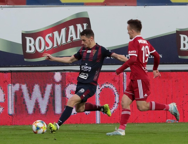 Jakub Bartkowski ostatnio rozegrał w sumie cztery pełne sezony w barwach Pogoni Szczecin