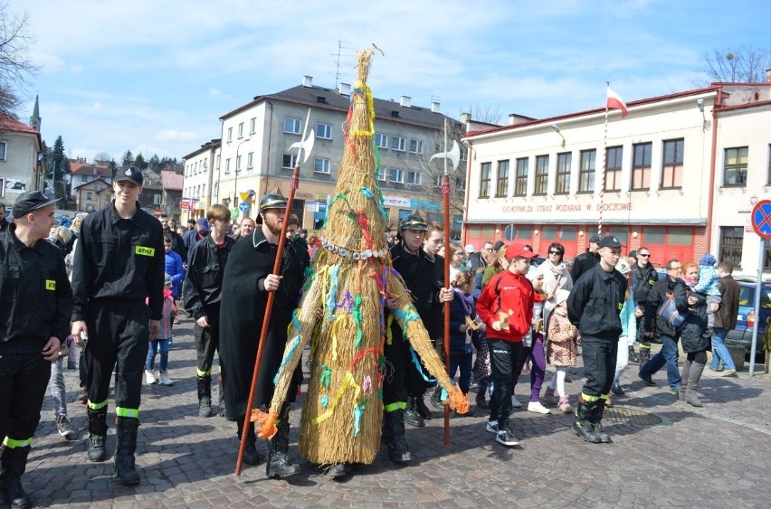 Wodzenie Judosza w Skoczowie: niezwykła tradycja w Wielki Piątek i Wielką Sobotę (ZDJĘCIA)