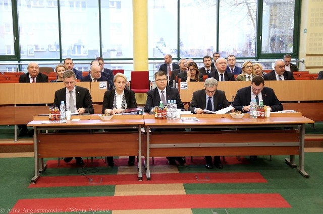 XLIV sesja Sejmiku Województwa Podlaskiego. Radni uchwalili budżet na 2018 r.