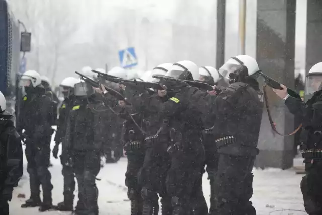 Policjanci użyli broni gładkolufowej w Jastrzębiu-Zdroju. Później w Knurowie