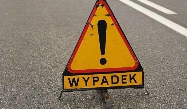 Wypadek na ul. Termalnej w Poznaniu. Zderzyły się dwa samochody