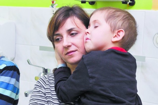Aneta Piekarska, mama 5,5-letniego Norberta, który rok temu miał przeszczep szpiku, nie wyobraża sobie leczenia synka w innym miejscu, niż w poradni przy UDSK