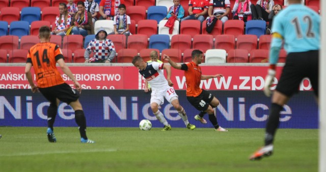 Górnik Zabrze pokonał Chrobrego Głogów, ale jego kibice nie dopingowali dzisiaj podopiecznych Marcina Brosza