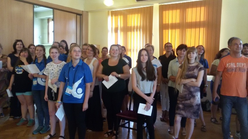 Próba chóru w Mysłowicach w części odbyła się na dworze