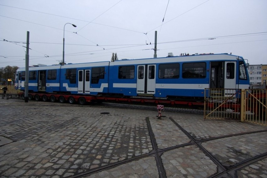 Nowoczesne tramwaje z Wrocławia. Pojechały do Krakowa (ZOBACZ ZDJĘCIA)