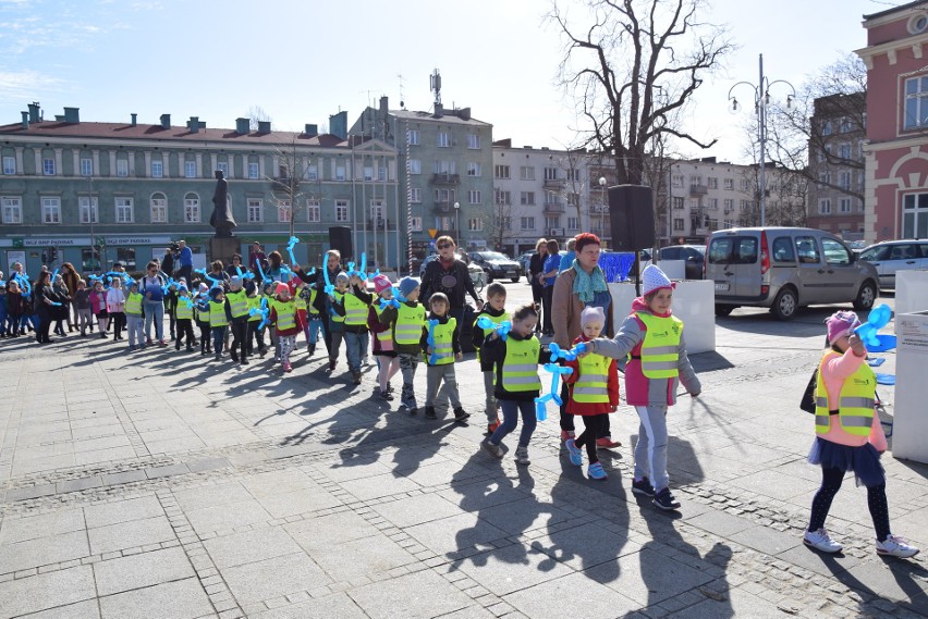 „Przystanek autyzm” to happening w Dzień Autyzmu na placu...