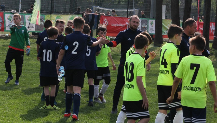 Z Podwórka Na Stadion O Puchar Tymbarku. W finale w Warszawie powalczą chłopcy z SP 5 Oświęcim