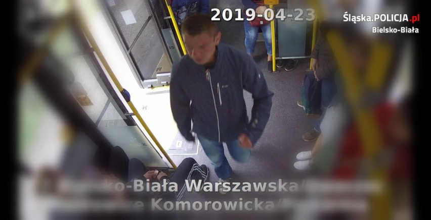 Szok! Kopnął w plecy kierowcę autobusu w Bielsku-Białej. Policja szuka tego mężczyzny ZDJĘCIA