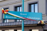 Skwer imienia Ryszarda "Skiby" Skibińskiego odsłonięty. To plac przed kinem Forum (zdjęcia)