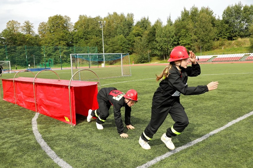 Powiatowy turniej sportowo-pożarniczy Młodzieżowych Drużyn...