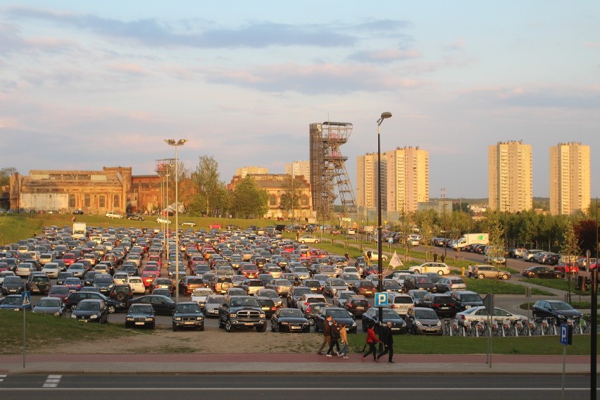 Katowice i EKG: hotele są pełne,  tak jak i parkingi w Strefie Kultury